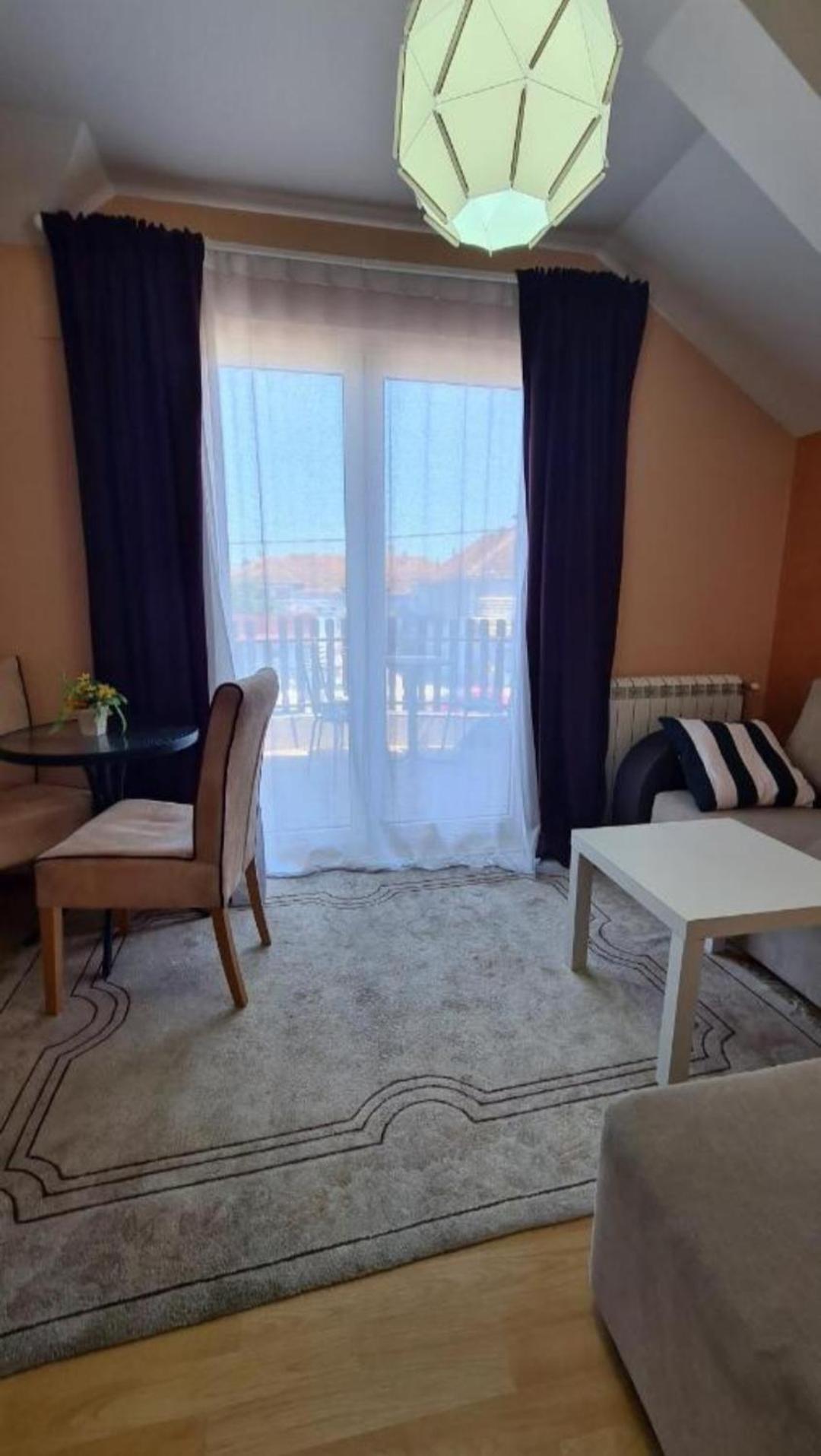 Lux Apartments With Pool Dex Zemun Polje Extérieur photo
